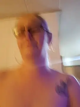 Mizzbackshotz online show from 13, 11, 2025