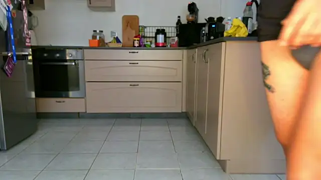 Snapshot of BRIANSILK77 chatting on 21, 10, 2025 BRIANSILK77 online show from 21, 10, 2025