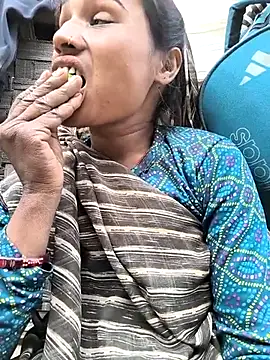 Snapshot of Hot_raaani chatting on 16, 12, 2025 Hot raaani online show from 16, 12, 2025