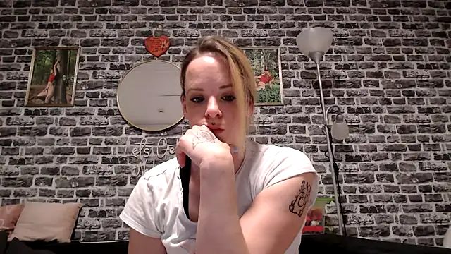 SexyMilf 37 online show from 23, 4, 2026