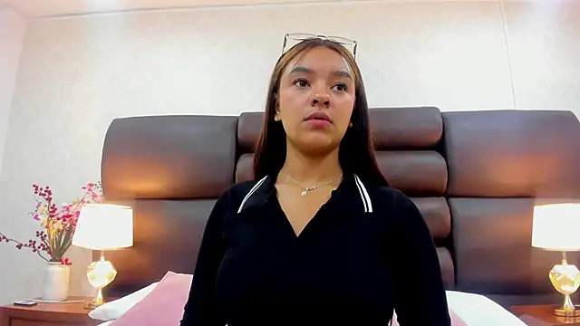 GabyMoreau online show from 30, 9, 2025