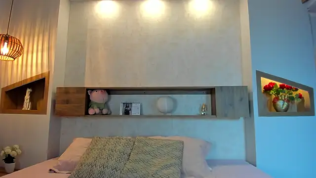 Emilly Beaumont online show from 25, 3, 2026