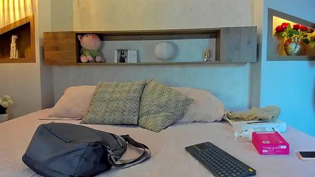 Emilly Beaumont online show from 1, 4, 2026