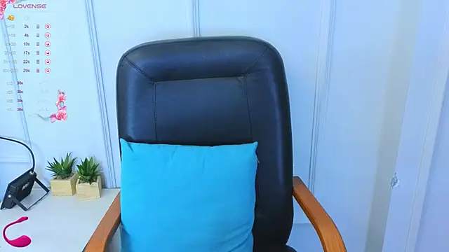 Snapshot of Kuro_Ren chatting on 13, 10, 2025 Kuro Ren online show from 13, 10, 2025