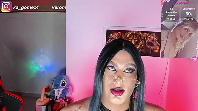 Snapshot of Sweetveronik_44 chatting on 11, 4, 2026 Sweetveronik 44 online show from 11, 4, 2026