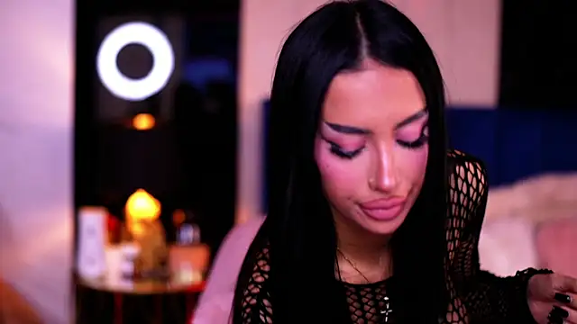 KimNatty online show from 22, 10, 2025