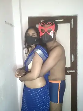 Snapshot of 00USER chatting on 20, 12, 2025 00USER online show from 20, 12, 2025