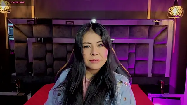 Aniajoness  online show from 25, 11, 2025