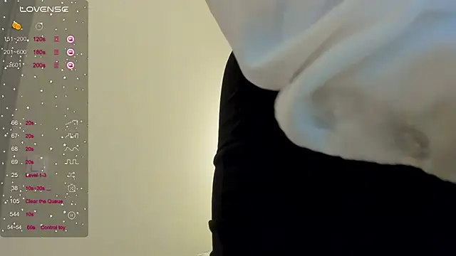 MikaBloom online show from 6, 4, 2026