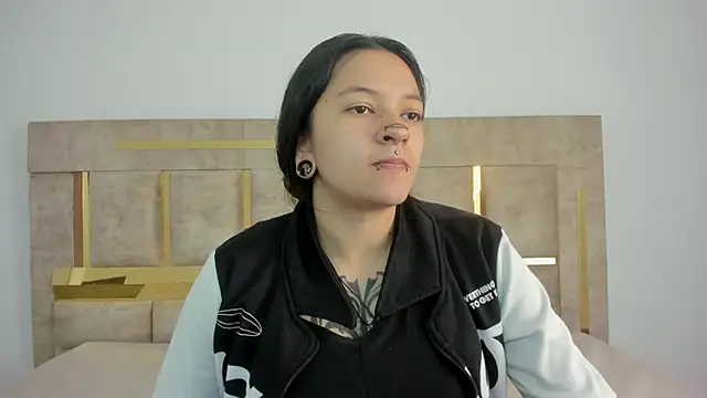 Kitty ravee online show from 7, 10, 2025