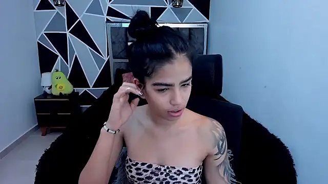 Snapshot of valeria-duarte chatting on 6, 4, 2026 valeria-duarte online show from 6, 4, 2026