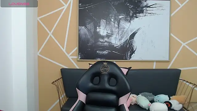 olivia russo  online show from 24, 10, 2025