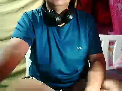 Snapshot of yuana25 chatting on 6, 7, 2026 yuana25 online show from 6, 7, 2026