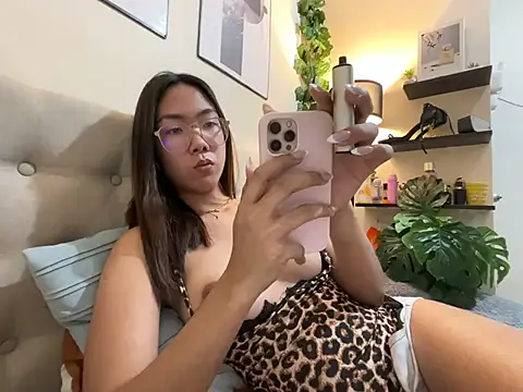 Snapshot of Sluttgwen69 chatting on 14, 3, 2026 Sluttgwen69 online show from 14, 3, 2026