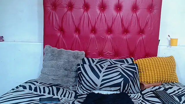 Snapshot of GoldenBigAssCurvy chatting on 7, 4, 2026 GoldenBigAssCurvy online show from 7, 4, 2026