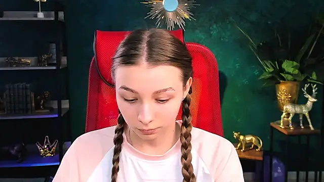 Snapshot of JulieDaniel chatting on 10, 11, 2025 JulieDaniel online show from 10, 11, 2025