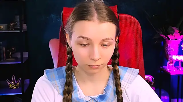 Snapshot of JulieDaniel chatting on 11, 11, 2025 JulieDaniel online show from 11, 11, 2025