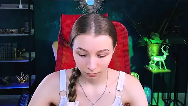 Snapshot of JulieDaniel chatting on 12, 11, 2025 JulieDaniel online show from 12, 11, 2025