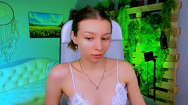 Snapshot of JulieDaniel chatting on 25, 11, 2025 JulieDaniel online show from 25, 11, 2025