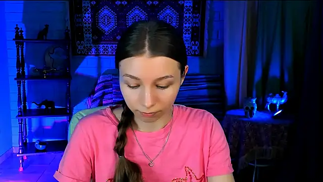 Snapshot of JulieDaniel chatting on 4, 12, 2025 JulieDaniel online show from 4, 12, 2025