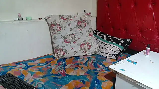 SexyChantyBabe25 online show from 18, 2, 2026