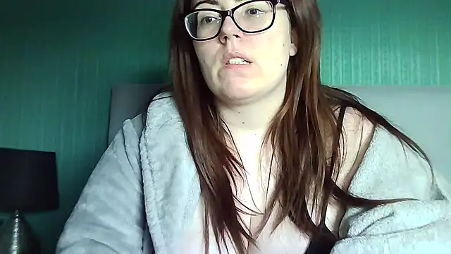 Snapshot of Curvy-BellaX chatting on 23, 10, 2025 Curvy-BellaX online show from 23, 10, 2025