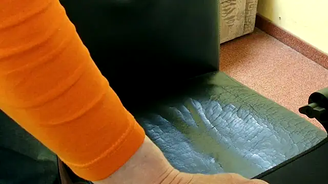 Snapshot of k74robert chatting on 10, 4, 2026 k74robert online show from 10, 4, 2026