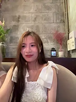 Snapshot of Lil-Gi chatting on 10, 4, 2026 Lil-Gi online show from 10, 4, 2026