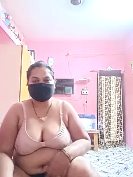 Snapshot of biggbobbsgirl chatting on 5, 3, 2026 biggbobbsgirl online show from 5, 3, 2026