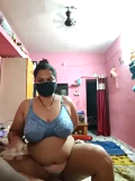 Snapshot of biggbobbsgirl chatting on 3, 4, 2026 biggbobbsgirl online show from 3, 4, 2026