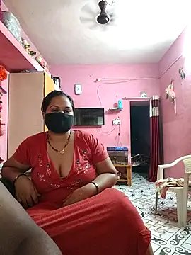 Snapshot of biggbobbsgirl chatting on 23, 4, 2026 biggbobbsgirl online show from 23, 4, 2026