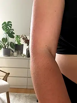 Snapshot of chloedlm5 chatting on 15, 10, 2025 chloedlm5 online show from 15, 10, 2025