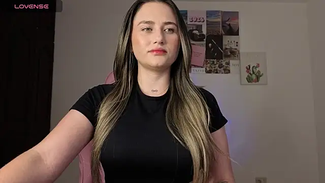 Snapshot of Veronika__Winslow_ chatting on 24, 4, 2026 Veronika Winslow online show from 24, 4, 2026