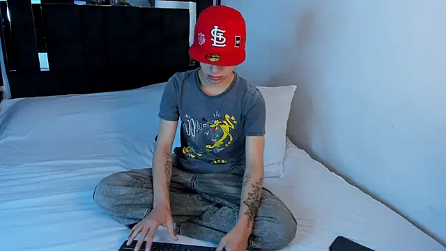 Snapshot of Thiago_Divine_ chatting on 9, 9, 2025 Thiago Divine  online show from 9, 9, 2025