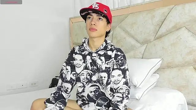 Snapshot of Thiago_Divine_ chatting on 18, 9, 2025 Thiago Divine  online show from 18, 9, 2025