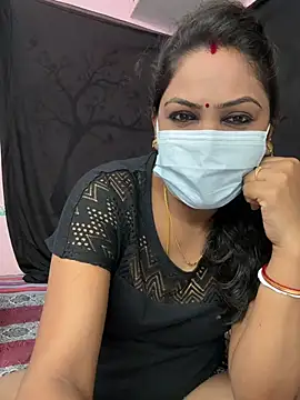 Snapshot of Lovlycouple1 chatting on 1, 2, 2026 Lovlycouple1 online show from 1, 2, 2026
