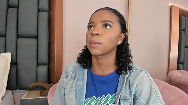 Snapshot of LisaMendez chatting on 20, 9, 2025 LisaMendez online show from 20, 9, 2025