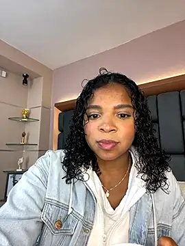 Snapshot of LisaMendez chatting on 2, 10, 2025 LisaMendez online show from 2, 10, 2025