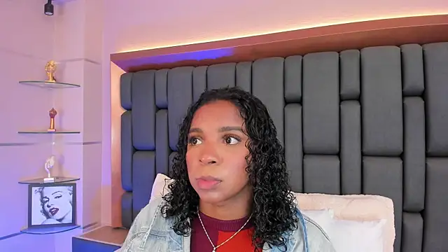 Snapshot of LisaMendez chatting on 9, 10, 2025 LisaMendez online show from 9, 10, 2025