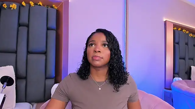 LisaMendez online show from 28, 11, 2025