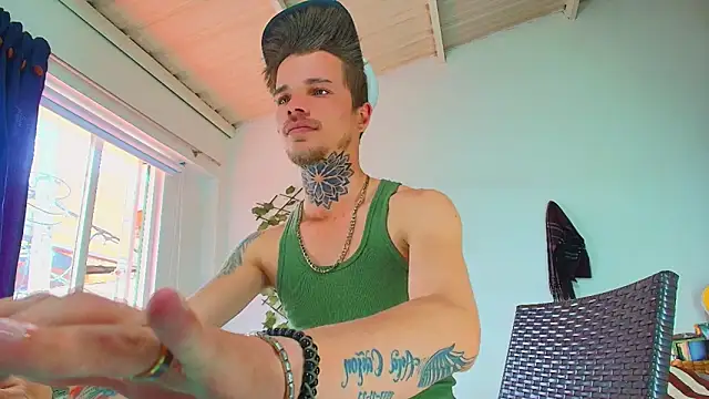 Snapshot of Gold_Loyal77 chatting on 16, 9, 2025 Gold Loyal77 online show from 16, 9, 2025