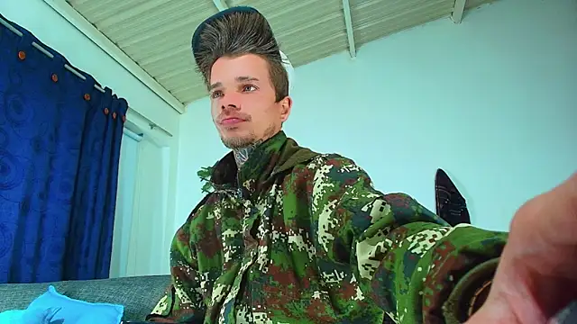 Snapshot of Gold_Loyal77 chatting on 17, 9, 2025 Gold Loyal77 online show from 17, 9, 2025