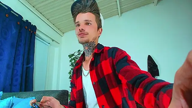 Snapshot of Gold_Loyal77 chatting on 18, 9, 2025 Gold Loyal77 online show from 18, 9, 2025