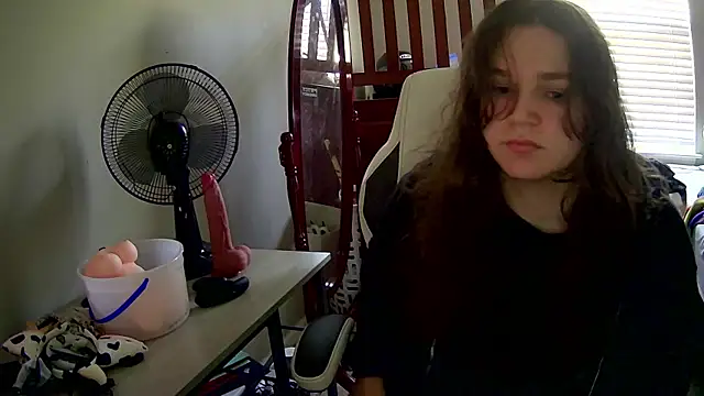 Snapshot of Elli-Ixby chatting on 14, 11, 2025 Elli-Ixby online show from 14, 11, 2025