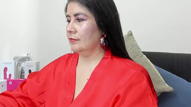 kiraGeiner online show from 15, 11, 2025