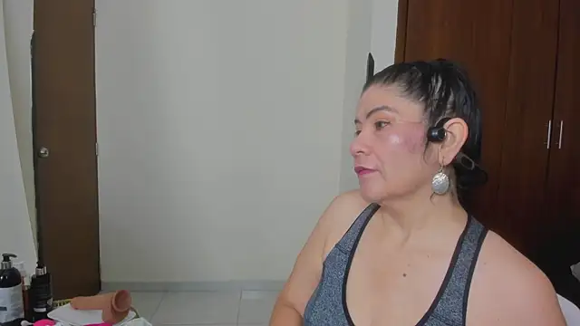 Snapshot of kiraGeiner chatting on 15, 7, 2026 kiraGeiner online show from 15, 7, 2026