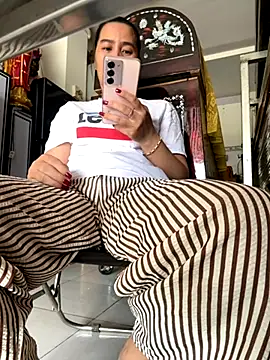 Snapshot of sharon-Hanna chatting on 14, 10, 2025 sharon-Hanna online show from 14, 10, 2025