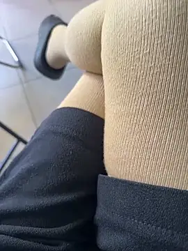 Snapshot of sharon-Hanna chatting on 14, 12, 2025 sharon-Hanna online show from 14, 12, 2025