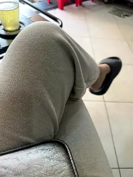 Snapshot of sharon-Hanna chatting on 15, 12, 2025 sharon-Hanna online show from 15, 12, 2025