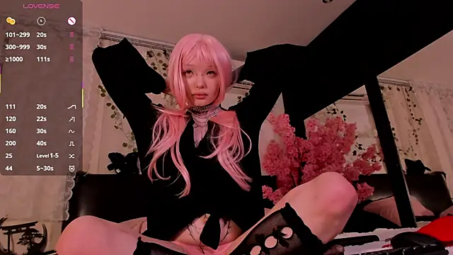 Lein Bone online show from 4, 10, 2025